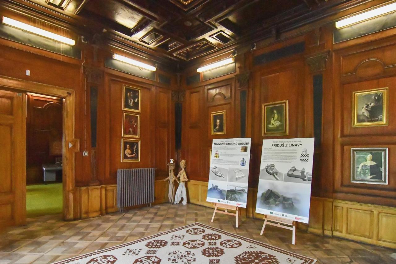 Zamek Racice Hotel Bagian luar foto