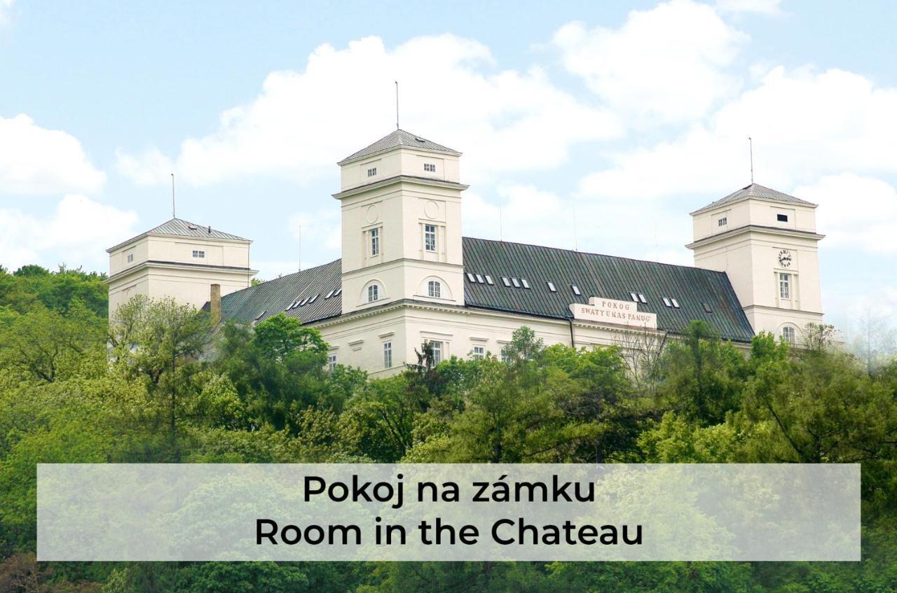 Zamek Racice Hotel Bagian luar foto