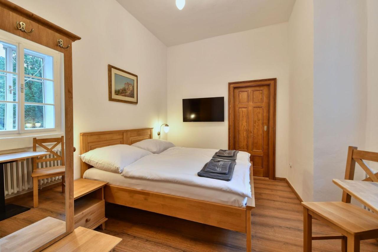 Zamek Racice Hotel Bagian luar foto