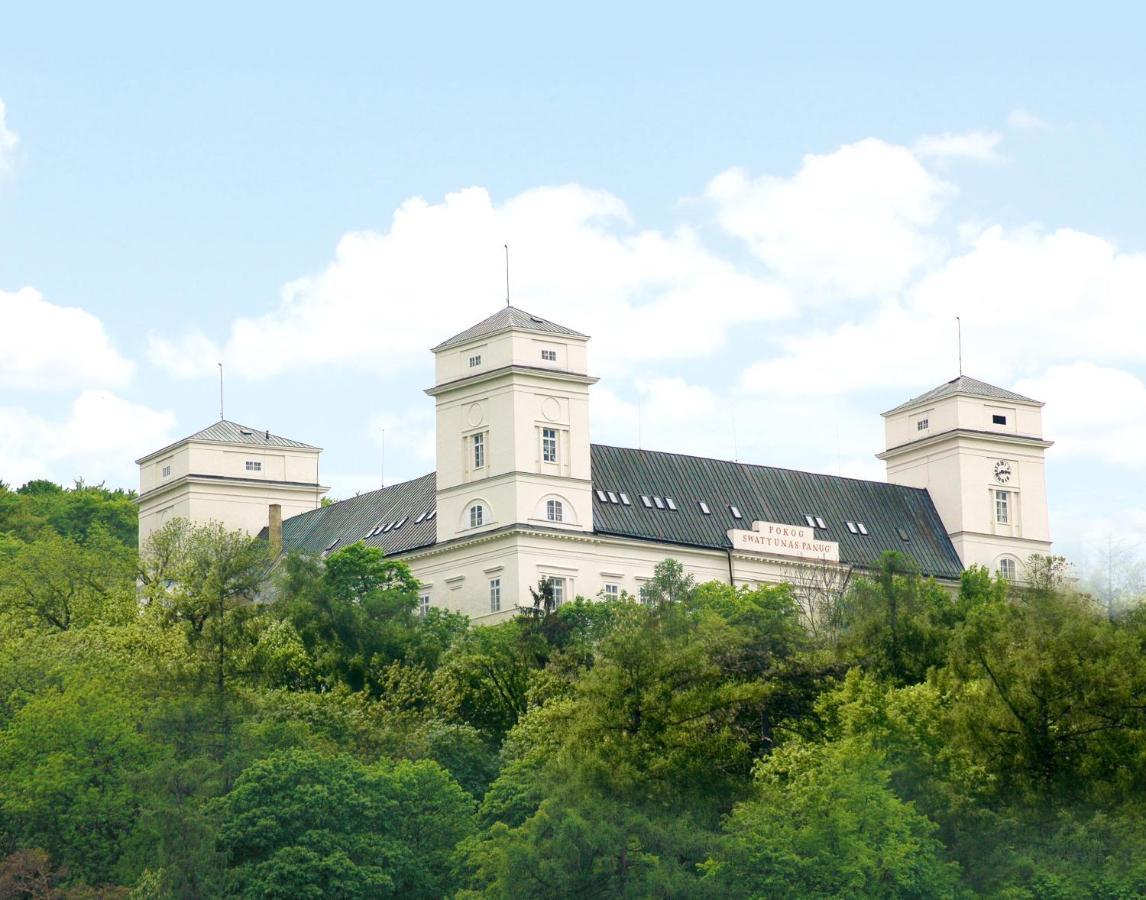 Zamek Racice Hotel Bagian luar foto