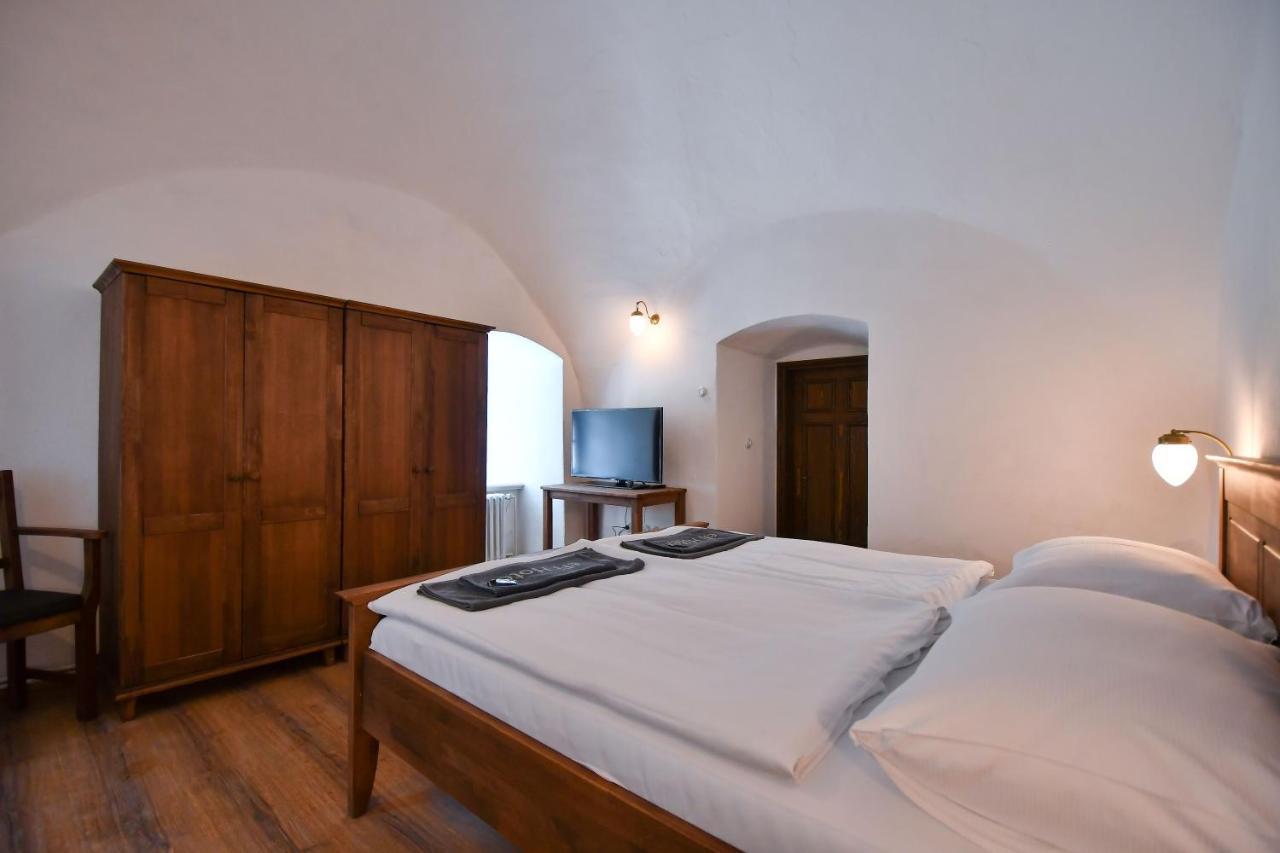 Zamek Racice Hotel Bagian luar foto