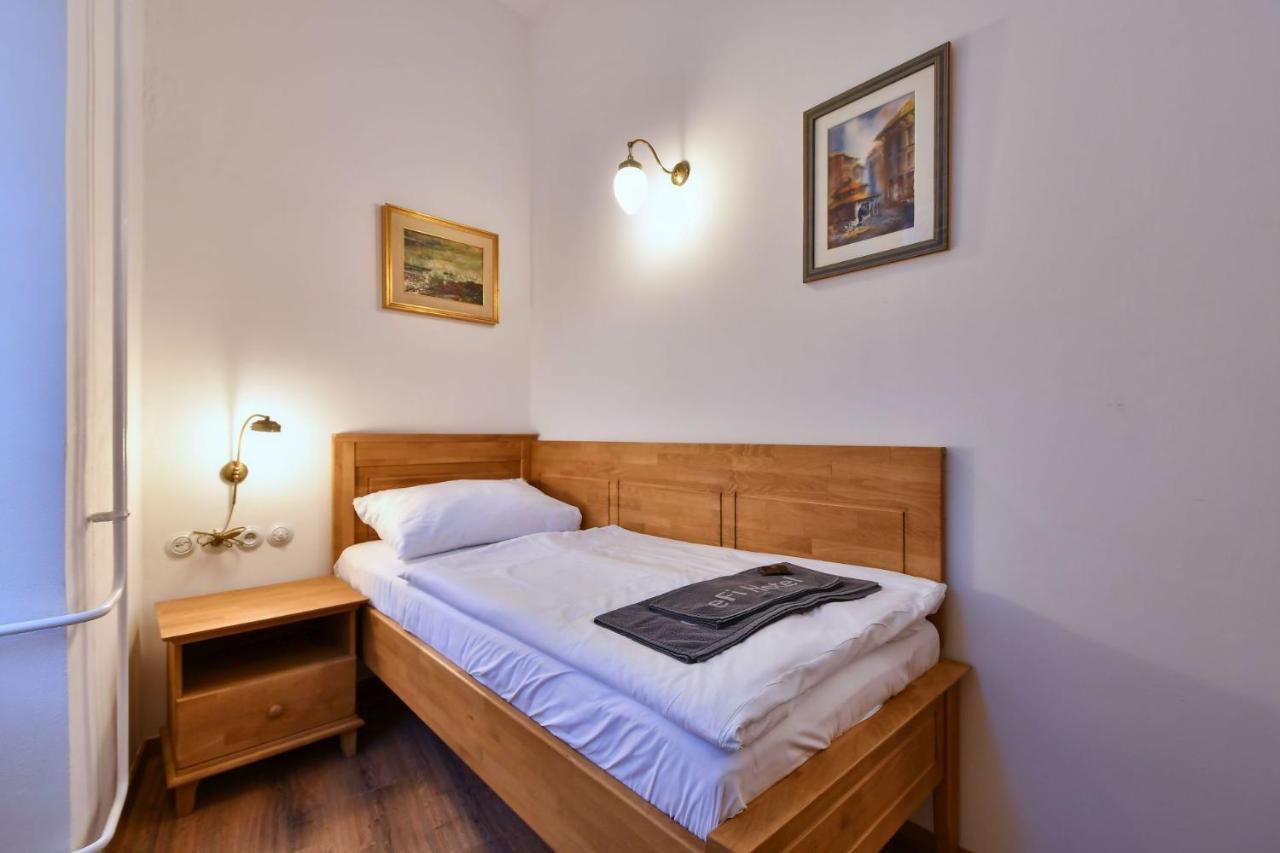Zamek Racice Hotel Bagian luar foto
