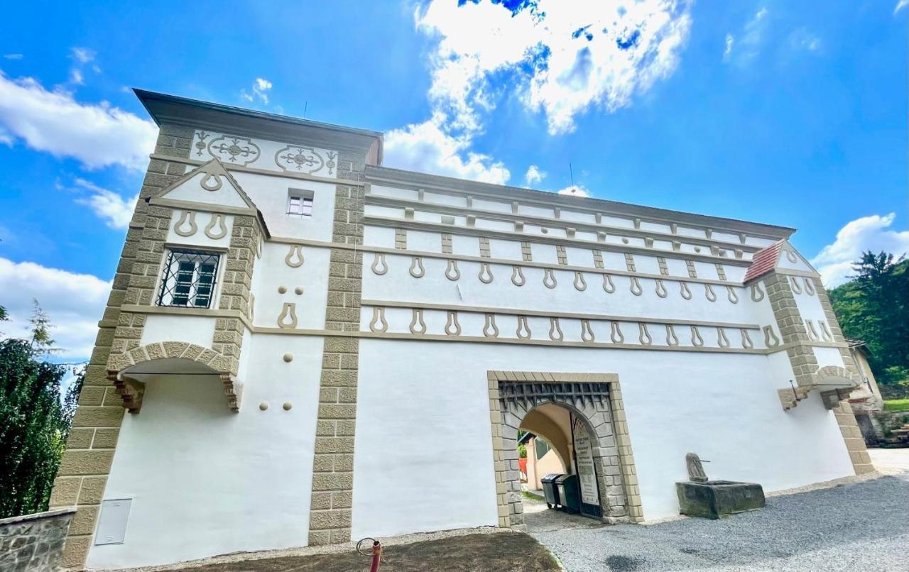 Zamek Racice Hotel Bagian luar foto