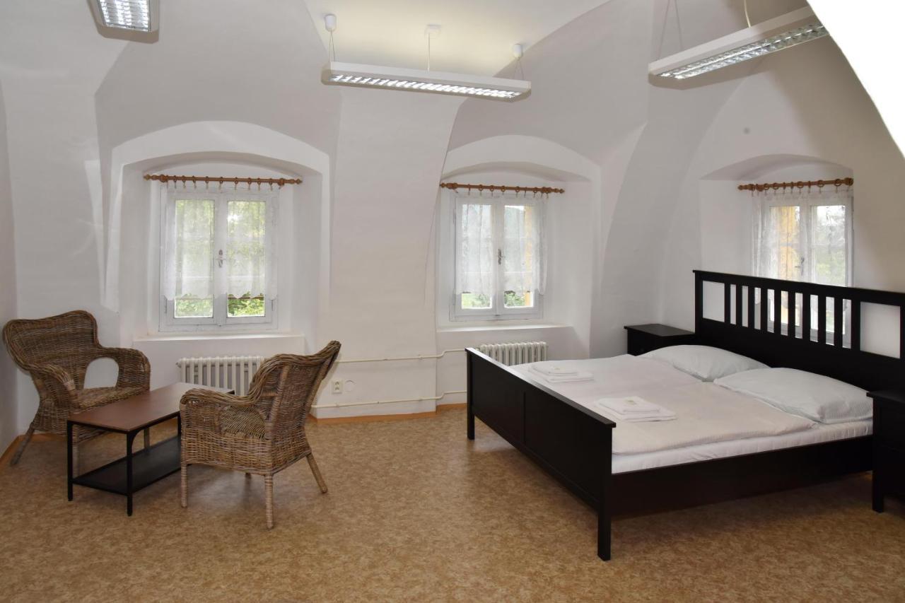 Zamek Racice Hotel Bagian luar foto