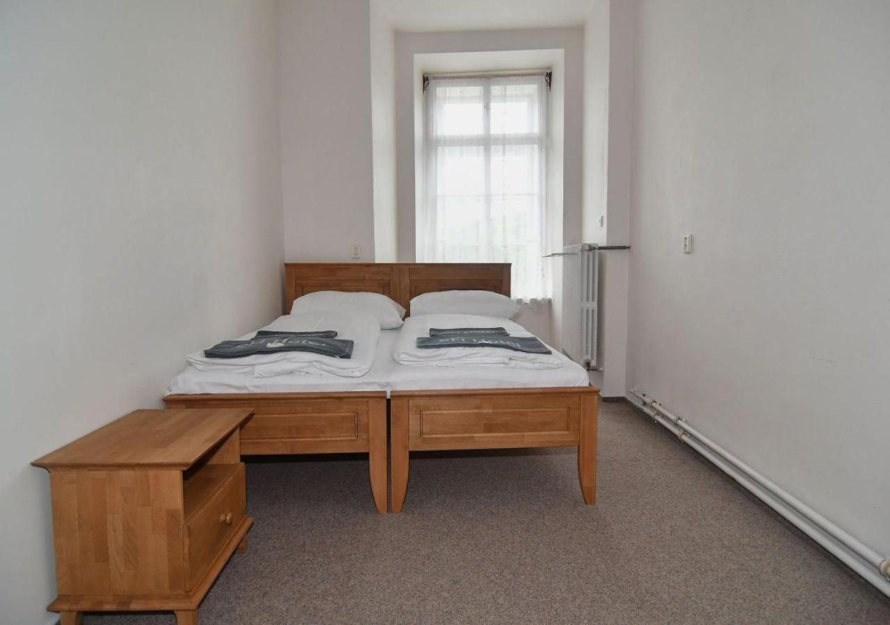 Zamek Racice Hotel Bagian luar foto