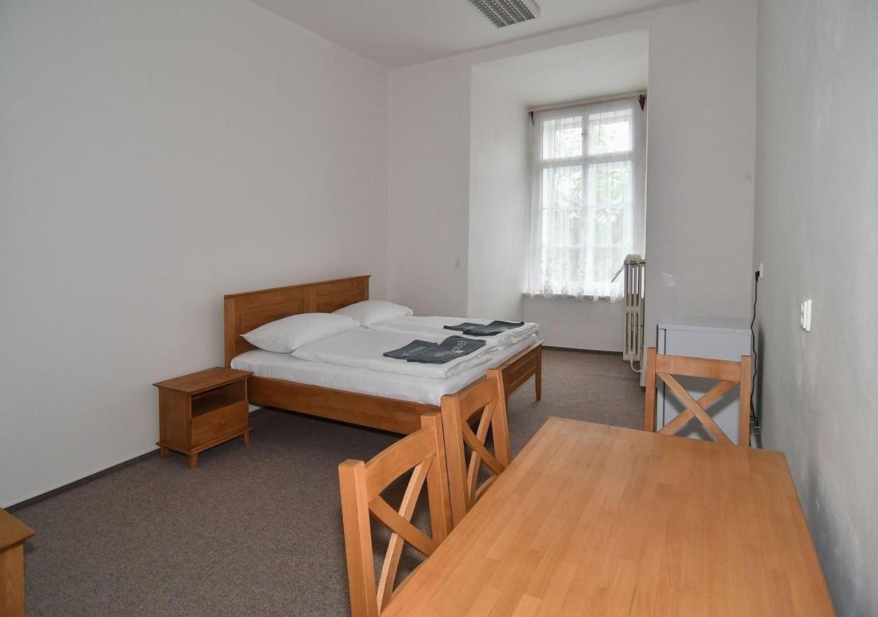 Zamek Racice Hotel Bagian luar foto