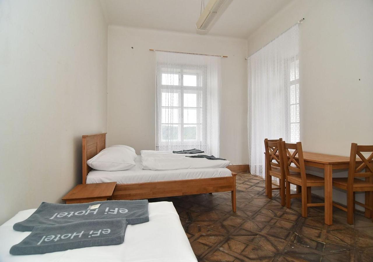 Zamek Racice Hotel Bagian luar foto